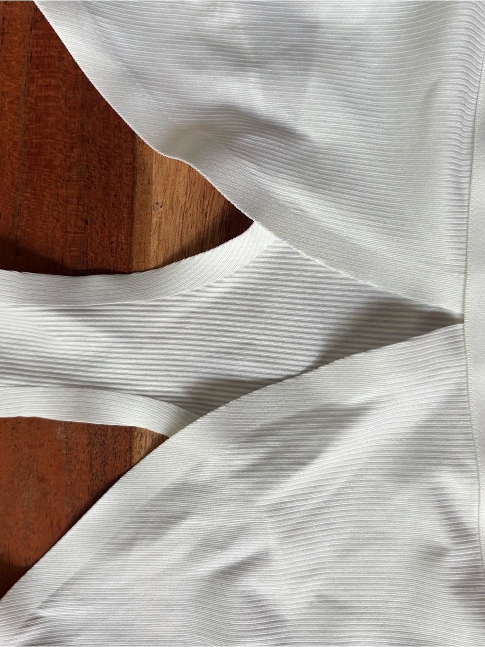 SKIMS White Ribbed Plunge Bralette - Picture 3 of 4